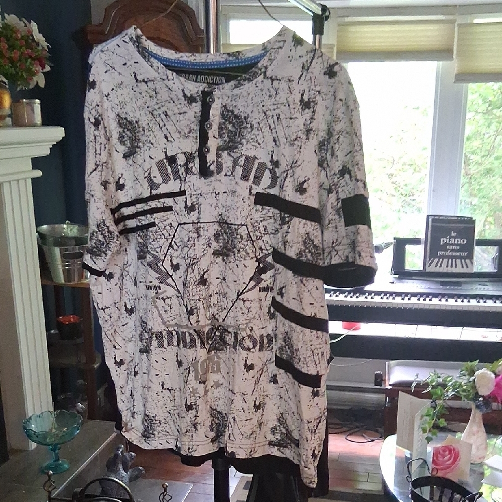 Urban Republic Black and White Short Sleeve Tee